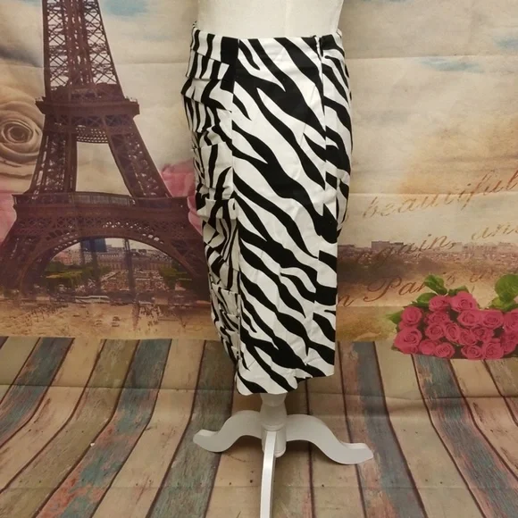 Sunny leigh petite animal print skirt - Picture 4 of 7